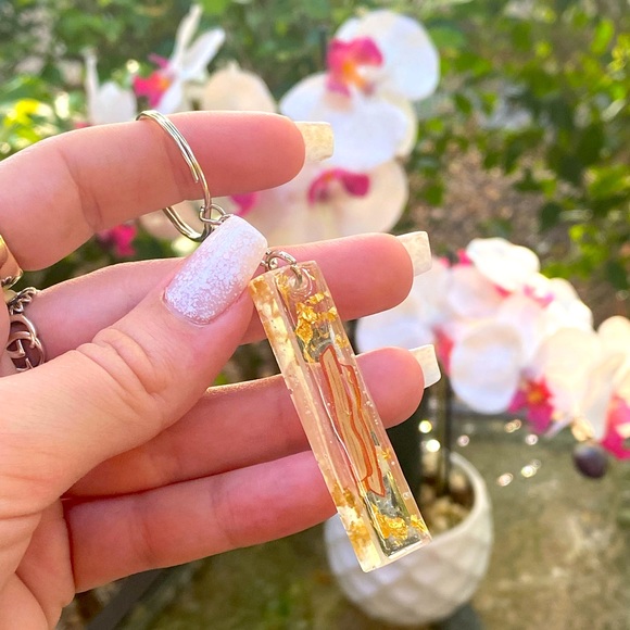 Bacon 🥓 & Gold Flakes Resin Art Keychain - Picture 4 of 11